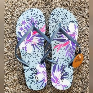 NWT, ROCKIN, Floral, Sandals, Flip Flops